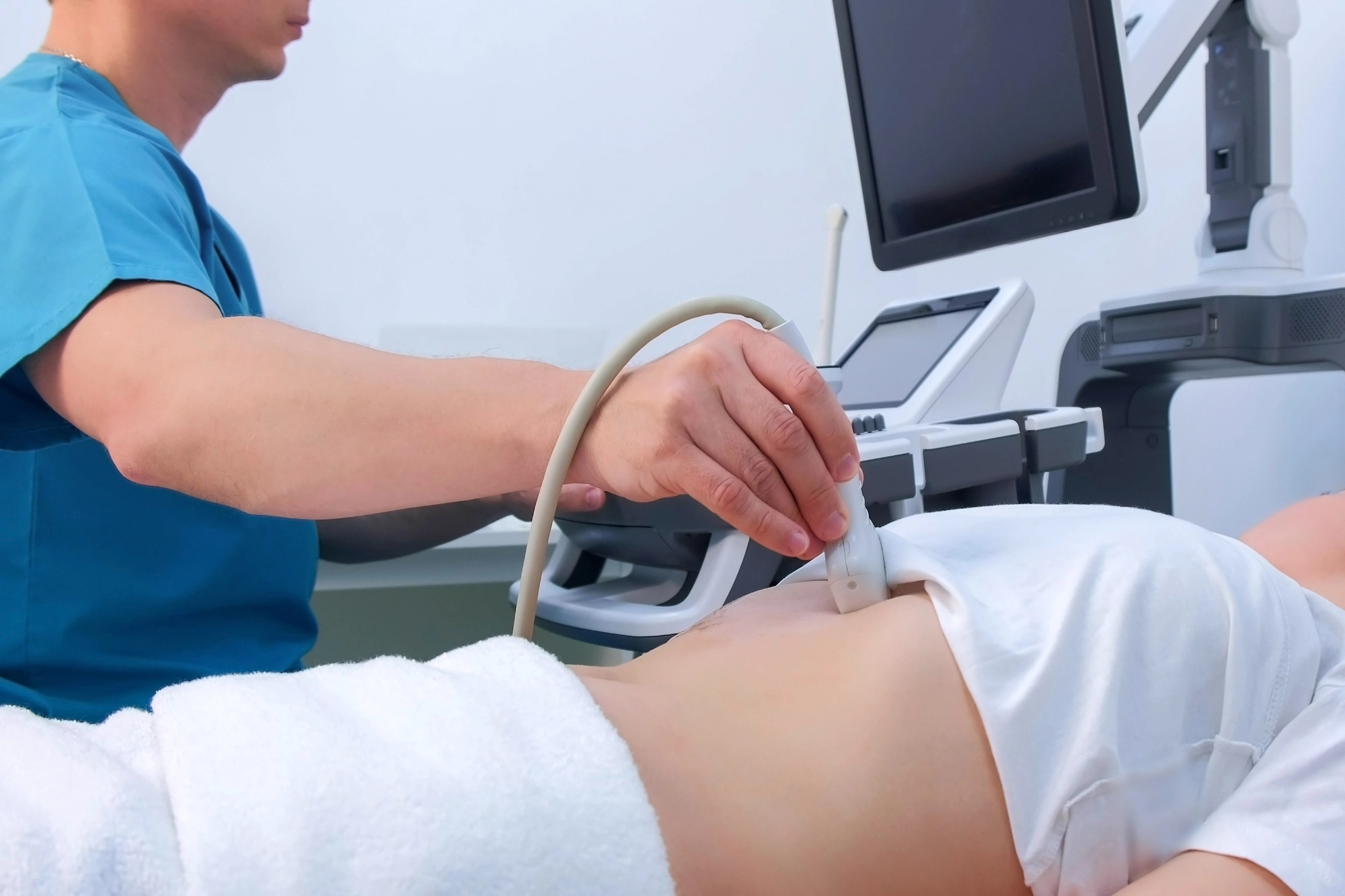 Prijatelj je moral na ultrazvok trebuha za potrditev diagnoze